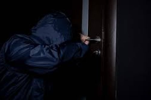 Bakıda fabrikin anbarından 24 min manatlıq oğurluq edilib