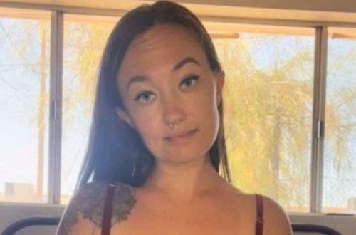 Sinifdə çılpaq şəkillərini çəkən müəllimə işdən qovuldu - VİDEO - FOTO