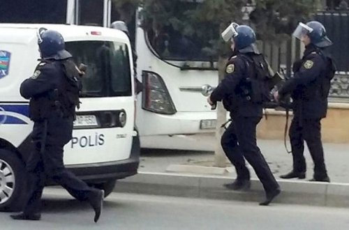 Polis Kürdəmirdə əməliyyat keçirdi: saxlanılanlar var
