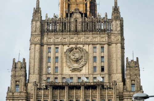 Rusiya Estoniya səfirini ölkədən çıxarır