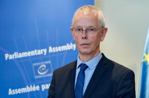 Tini Koks yenidən AŞPA prezidenti seçilib