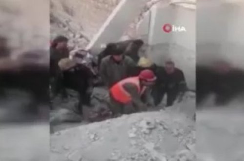 Hələbdə 5 mərtəbəli bina uçub: ən azı 10 nəfər ÖLÜB