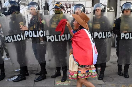 Peru lideri etirazçıları atəşkəsə çağırıb