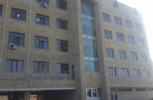 Bakıda kollecin bufetində müəllimlə tələbələr arasında dava: İşə nazirlik qarışdı...