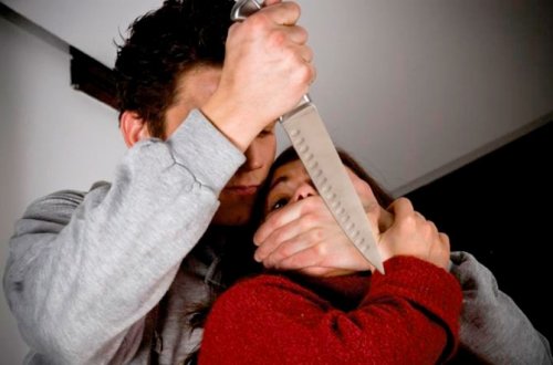 Arvadını öldürməkdə təqsirləndirilən şəxs: 