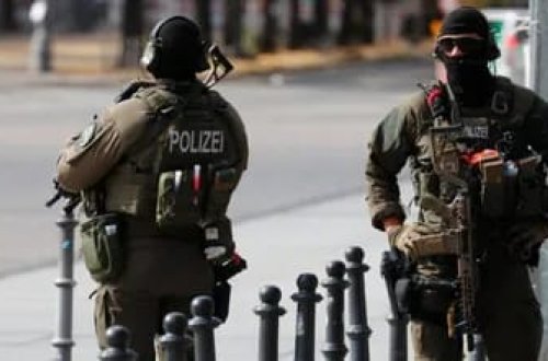 Almaniyada qatarda bıçaqlı hücum nəticəsində 2 nəfər ölüb