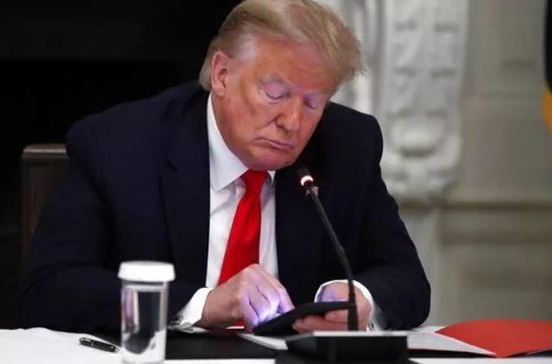 Facebook 2 ildən sonra Trampın qərarını açıqlayıb