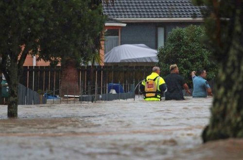 Yeni Zelandiyanın Oklend şəhərində daşqın və sürüşmə fəlakəti baş verib: 4 ÖLÜ