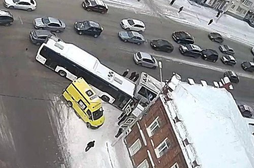 Avtobuslar belə toqquşdu - VİDEO