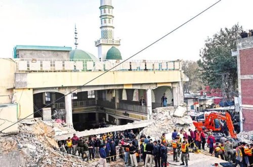 Pakistanda məscidə hücum edilib: 59 ÖLÜ