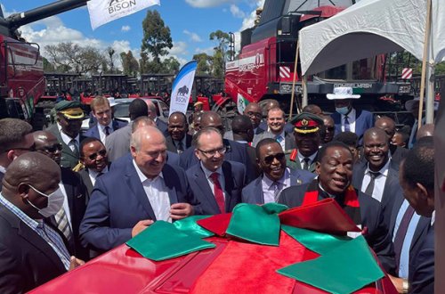 Lukaşenko Putindən sonra ona da traktor hədiyyə etdi - Fotolar