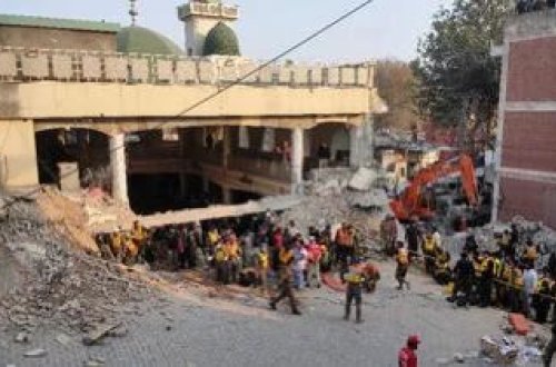 Pakistanda məscidə hücum nəticəsində ölənlərin sayı 90-a çatıb