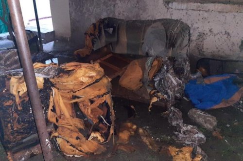 Bakıda yaşayış binasında partlayış olub, xəsarət alan var