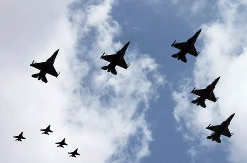 İsrail döyüş təyyarələri Qəzzanı vurub