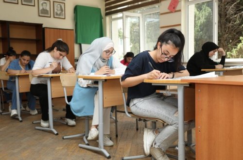 DİM builki buraxılış imtahanlarından 683 şagirdi azad edib - SİYAHI