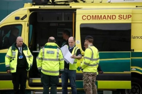 Britaniyada kollec rəhbəri, həyat yoldaşı və qızı təhsil ocağında ölü tapılıb