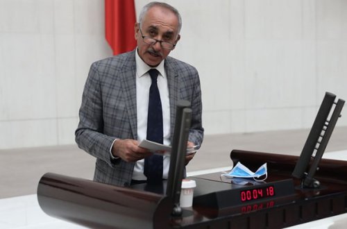 Türkiyədə deputat ailəsi ilə birgə dağıntılar altında qalıb