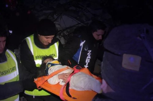 Hatayda 2 uşaq dağıntılar altından xilas edildi