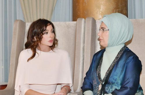 Əminə Ərdoğan Mehriban Əliyevaya təşəkkür edib