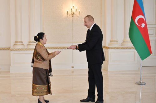 İlham Əliyev Laosun Azərbaycanda yeni təyin olunan səfirinin etimadnaməsini qəbul edib - YENİLƏNİB + FOTO
