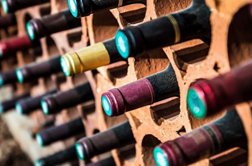 Tütün məmulatlarının və alkoqollu içkilərin idxalı, istehsalı sahəsində dövlət nəzarəti gücləndirilir - SƏRƏNCAM