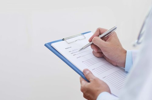 İcbari tibbi sığortada müştərək maliyyələşmənin tətbiqi bir il müddətinə təxirə salınıb