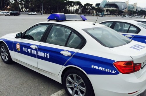 Bakıda polis maşını minik avtomobili ilə toqquşdu (FOTO)