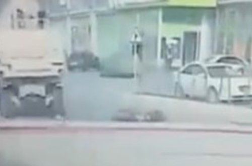 Motosikletçi faciəvi şəkildə öldü - Video