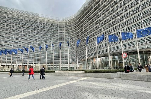 Aİ sammiti zəlzələdə həyatını itirənlər üçün bir dəqiqəlik sükutla başladı