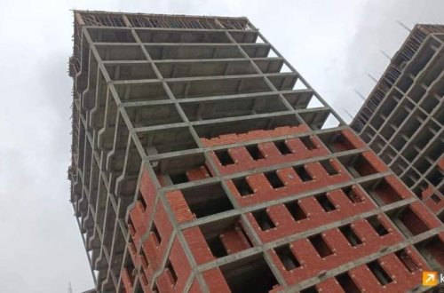 Bakıda tikilməkdə olan binadan şok görüntü: sosial şəbəkə çalxalandı - FOTOLAR