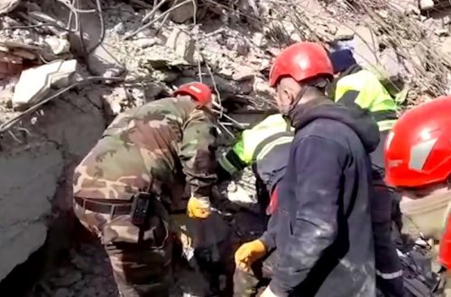 Azərbaycan xilasediciləri Türkiyədə dağıntılar altından 45 nəfəri sağ, 269 nəfərin isə cəsədini çıxarıb