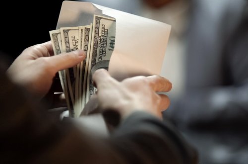 Paşinyanın hakimiyyəti dövründə Ermənistanda korrupsiya və rüşvətxorluq artıb