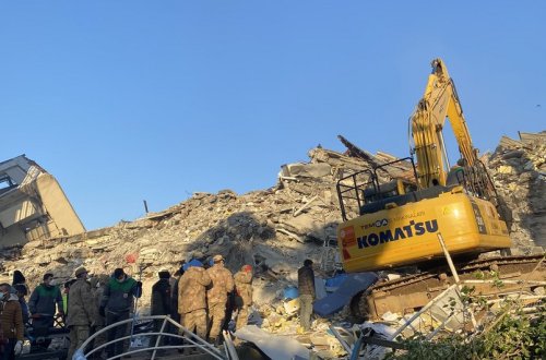 Hatayda 103 saatdan sonra 3,5 yaşlı qızcığaz xilas edilib