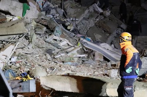 Zəlzələ bölgəsindən indiyədək təxliyə olunan Türkiyə vətəndaşlarının sayı açıqlanıb