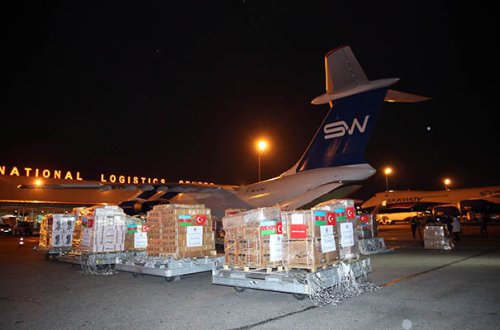 Mehriban Əliyevanın göstərişi ilə daha bir yardım təyyarəsi Türkiyəyə yola düşdü - Fotolar