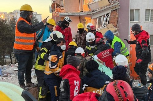 Kahramanmaraşda 122 saatdan sonra 70 yaşlı qadın xilas edilib