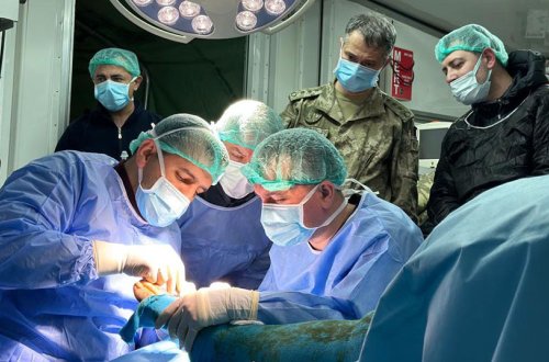 Hərbi həkimlərimiz 25 nəfəri əməliyyat etdi - Fotolar