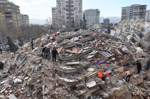 Zəlzələnin 8-ci günündə möcüzə: 175 saatdan sonra sağ çıxarıldı 