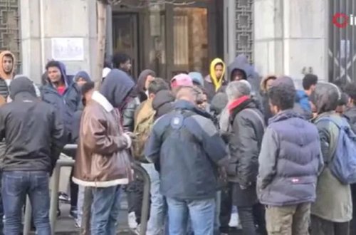 Belçikada qaçqınlar küçələrə atılıb