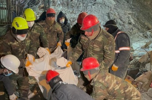 Azərbaycan xilasediciləri Türkiyədə dağıntılar altından 51 nəfəri sağ, 655 nəfərin cəsədini çıxarıb