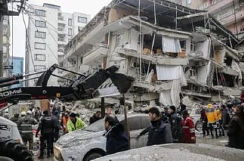 Cənubi Koreyada deputatlar maaşlarını zəlzələ qurbanlarına bağışlayacaqlar