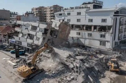 Qətər dünya çempionatında istifadə edilən konteynerləri göndərir