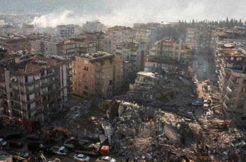 Cənubi Koreya deputatları zəlzələdən zərərçəkənlərə maaşlarının üçdə birini bağışlayır