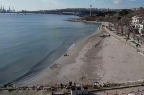 İstanbulda İLGİNC OLAY: Mərmərə dənizi 25 metr geri çəkildi - VİDEO