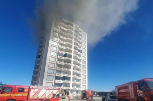 14 mərtəbəli mənzilin sonuncu mərtəbəsində baş verən yanğın söndürülüb