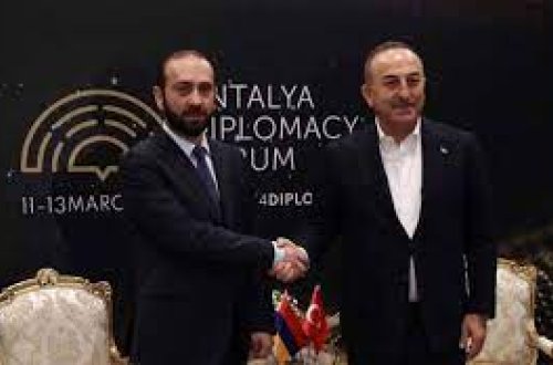 Ankarada Mövlud Çavuşoğlu ilə Ararat Mirzoyan arasında görüş başlayıb