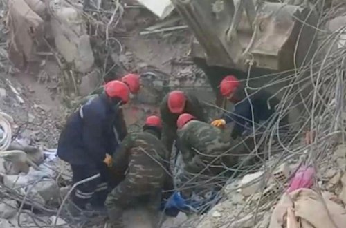 Сотрудники МЧС Азербайджана спасли 53 человека и извлекли 729 тел из-под завалов в Турции