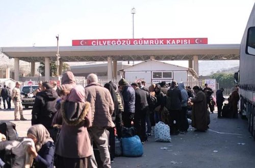 Suriyalı qaçqınlar Hatay sərhədinə axın edib