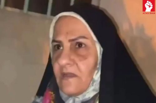 İranda qadın məmur hicabsız qıza hücum edib - VİDEO