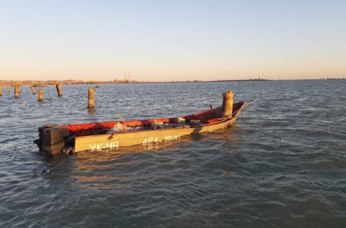 Xəzər dənizində Azərbaycan sərhədini pozan şəxs qayığı gözətçi gəmisinə çırpıb, xəsarət alan var